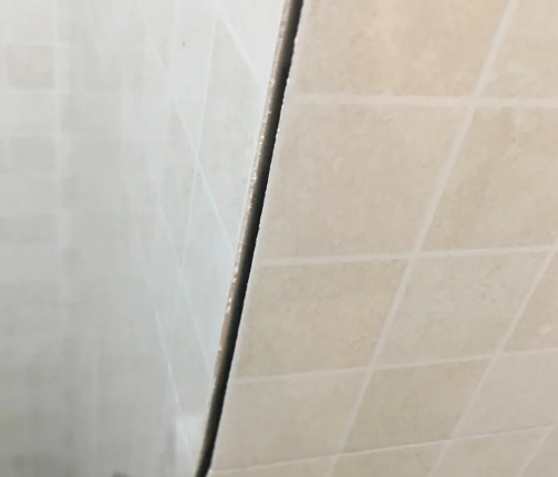 牧野瓷砖空鼓维修公司分享阳台瓷砖脱落的修复过程可以分为以下几个步骤